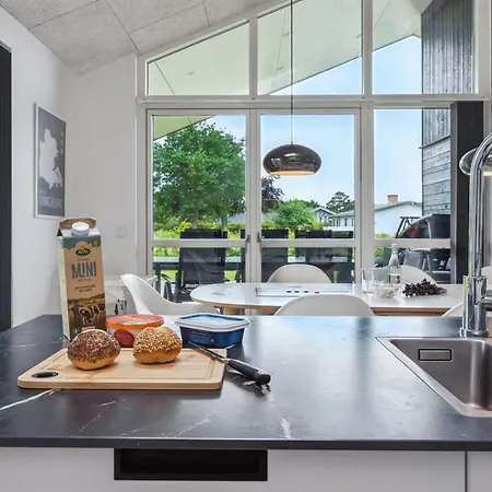 Holiday home Haeryst - 300m From The Sea By Interhome *